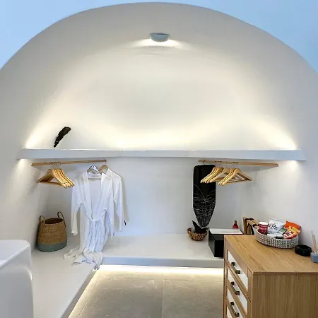 Eteoro Suites Aparthotel