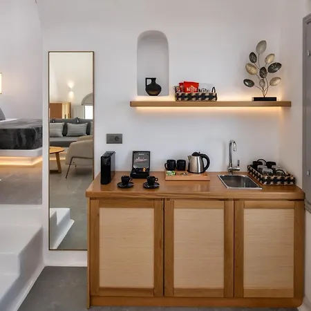 Eteoro Suites *